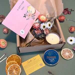 Ginger Lily Lake Essential Oil Candle Gift Box with Dried Flowers