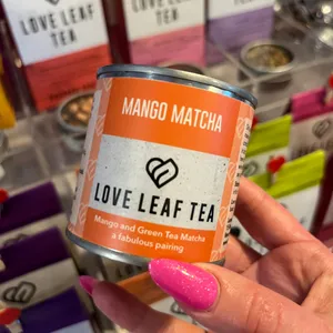 Mango Matcha Iced Latte – Refreshing Tropical Green Tea Drink