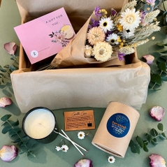 Gardenia Jasmine and Patchouli scented candle gift box with dried flowers