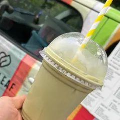 Mango Matcha Iced Latte – Refreshing Tropical Green Tea Drink