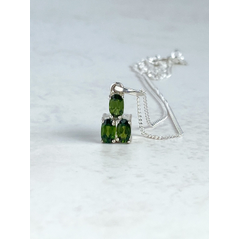 Front view of triple stone green chrome diopside pendant