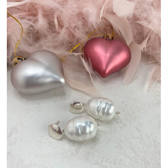 Statement shell earrings